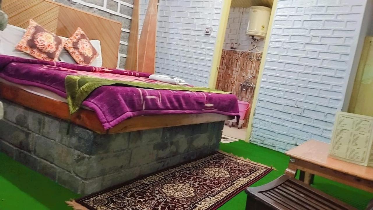 Hotel Seraj International Manāli エクステリア 写真