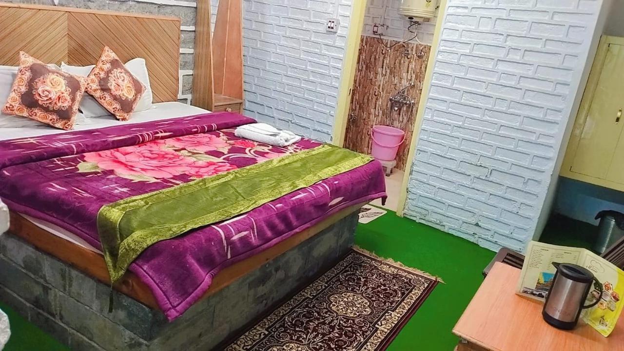 Hotel Seraj International Manāli エクステリア 写真