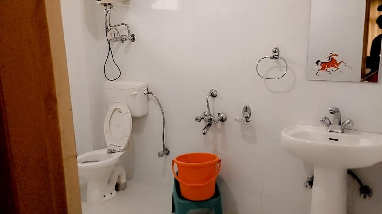 Hotel Seraj International Manāli エクステリア 写真