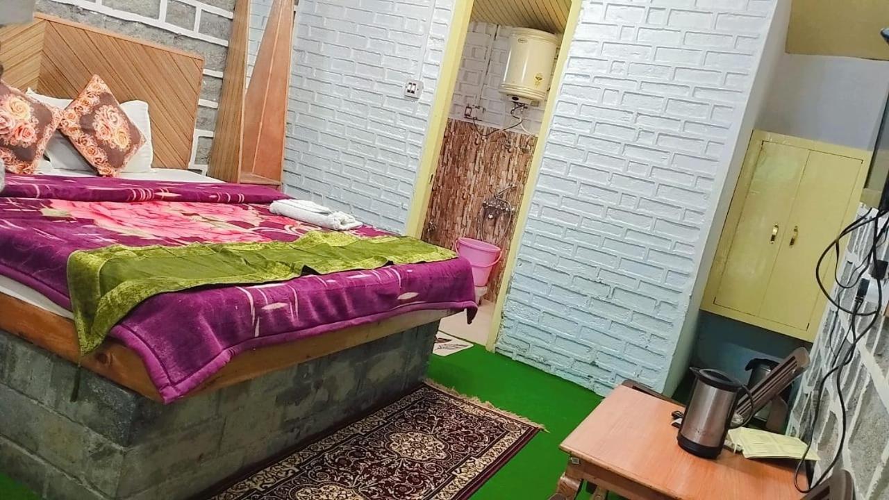 Hotel Seraj International Manāli エクステリア 写真