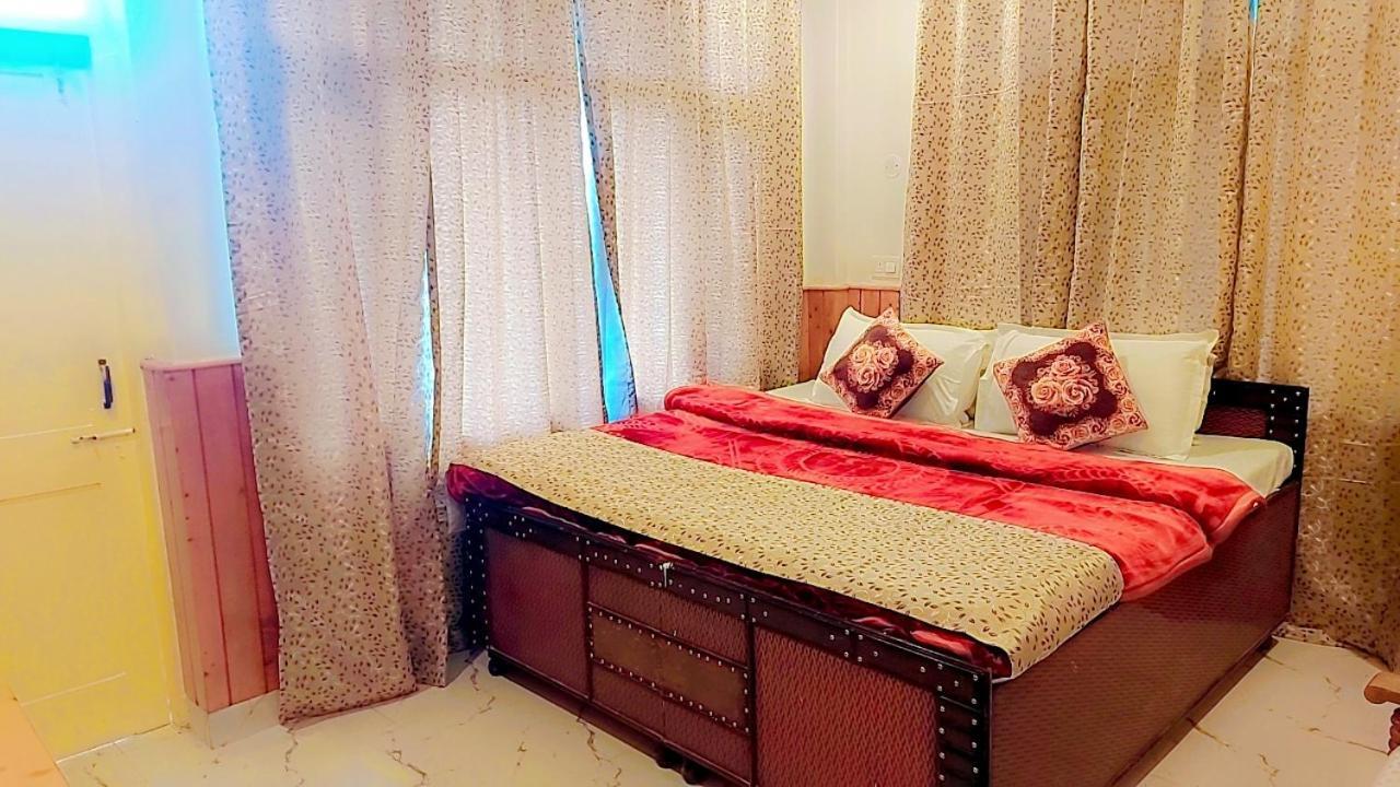 Hotel Seraj International Manāli エクステリア 写真