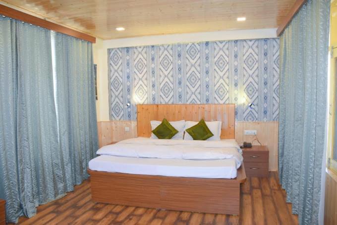 Hotel Seraj International Manāli エクステリア 写真