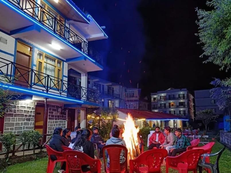 Hotel Seraj International Manāli エクステリア 写真